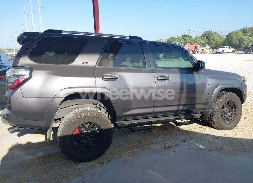 Photo 13 of 2022 Toyota 4runner SR5 (VIN JTEMU5JR0N6039414)