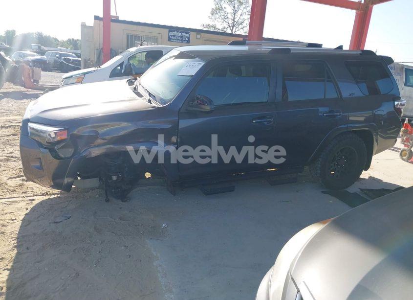 Photo 14 of 2022 Toyota 4runner SR5 (VIN JTEMU5JR0N6039414)