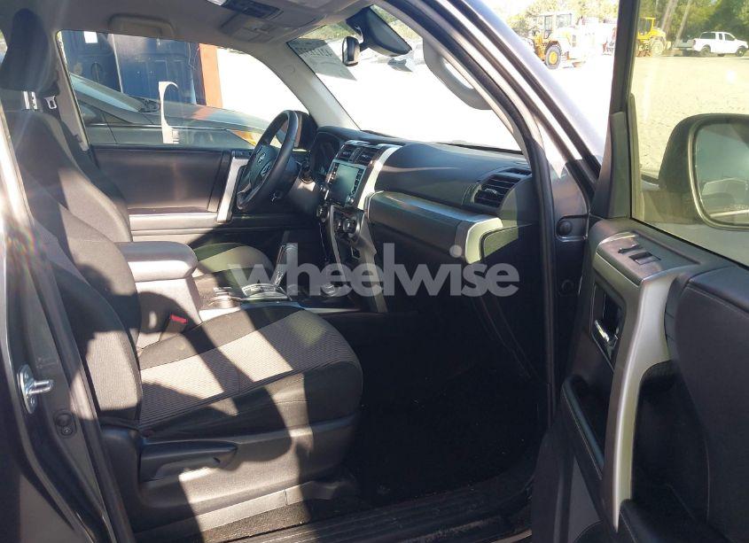 Photo 5 of 2022 Toyota 4runner SR5 (VIN JTEMU5JR0N6039414)