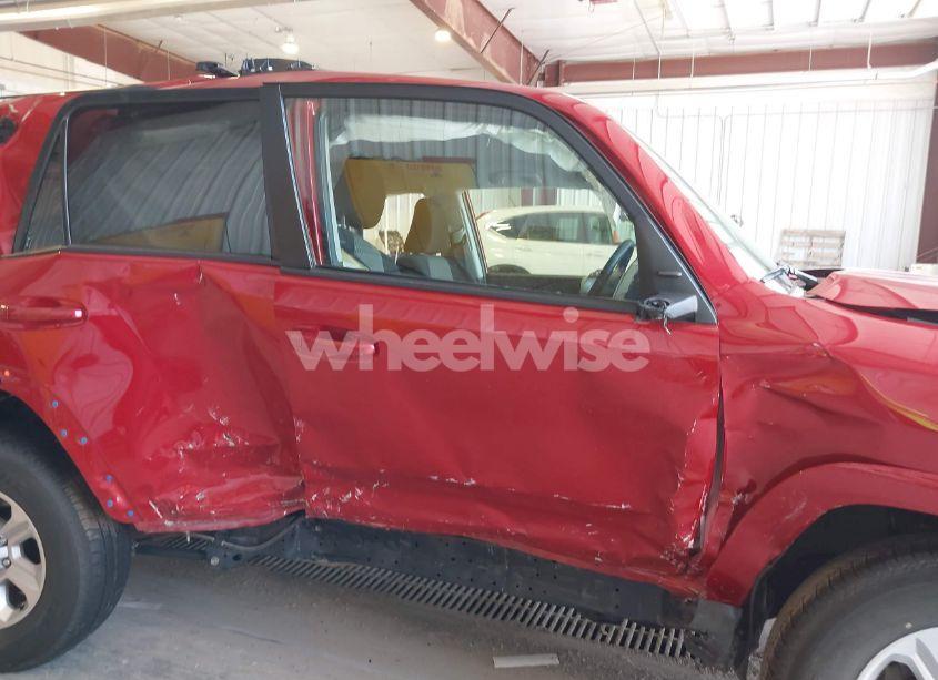 Photo 6 of 2024 Toyota 4runner SR5 (VIN JTEMU5JR1R6227607)