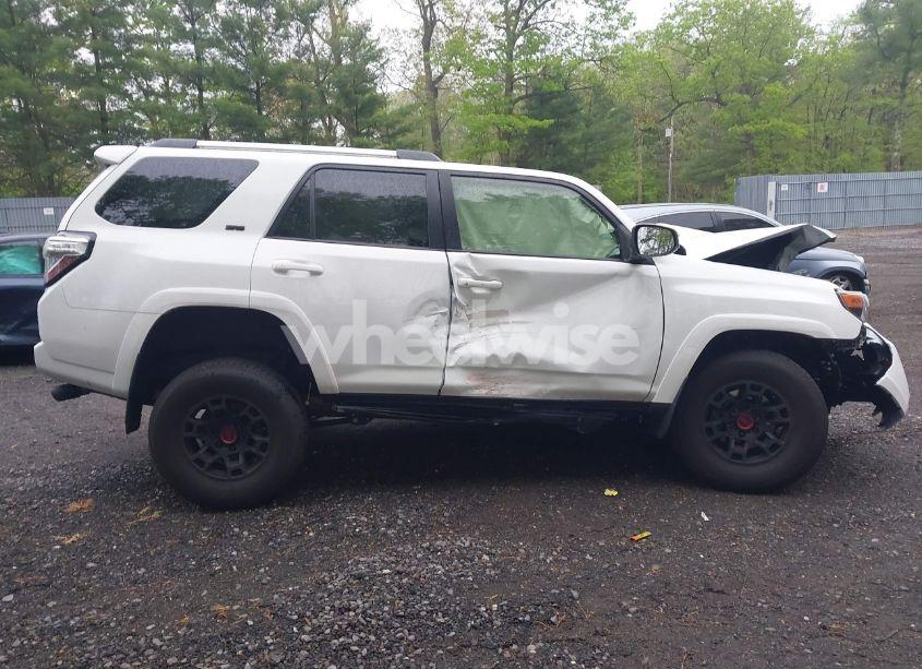 Photo 13 of 2024 Toyota 4runner SR5 (VIN JTEMU5JR1R6307408)