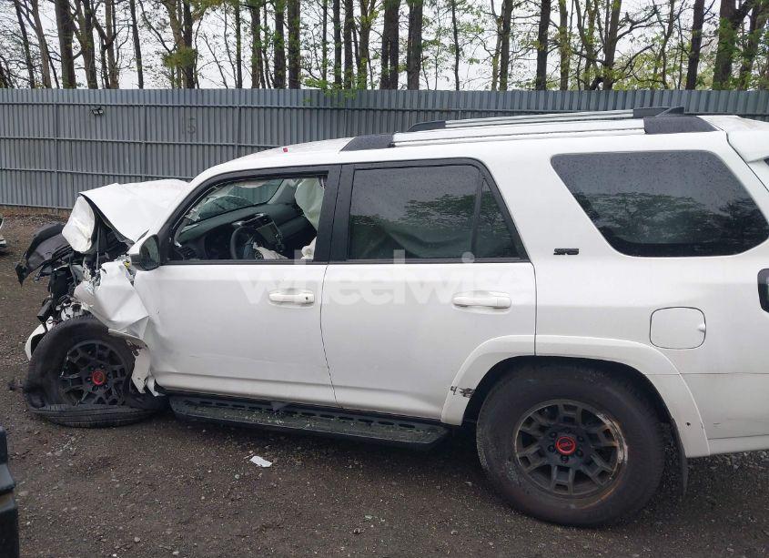 Photo 14 of 2024 Toyota 4runner SR5 (VIN JTEMU5JR1R6307408)