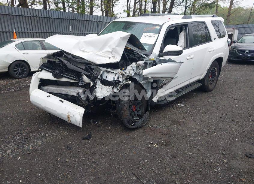 Photo 2 of 2024 Toyota 4runner SR5 (VIN JTEMU5JR1R6307408)