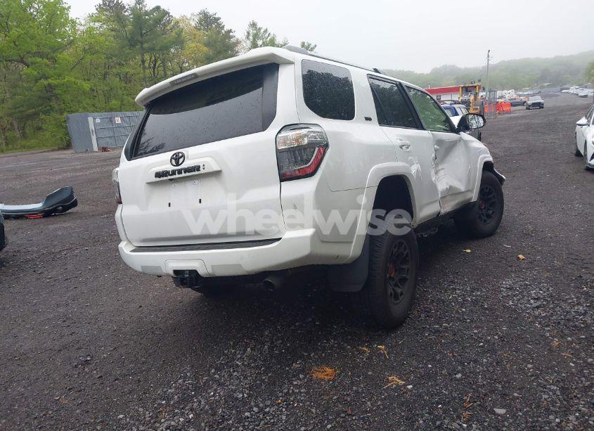 Photo 4 of 2024 Toyota 4runner SR5 (VIN JTEMU5JR1R6307408)
