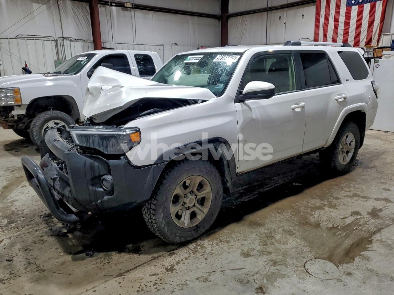 2024 TOYOTA 4RUNNER SR5/SR5 PREMIUM (VIN JTEMU5JR2R6284317) main photo