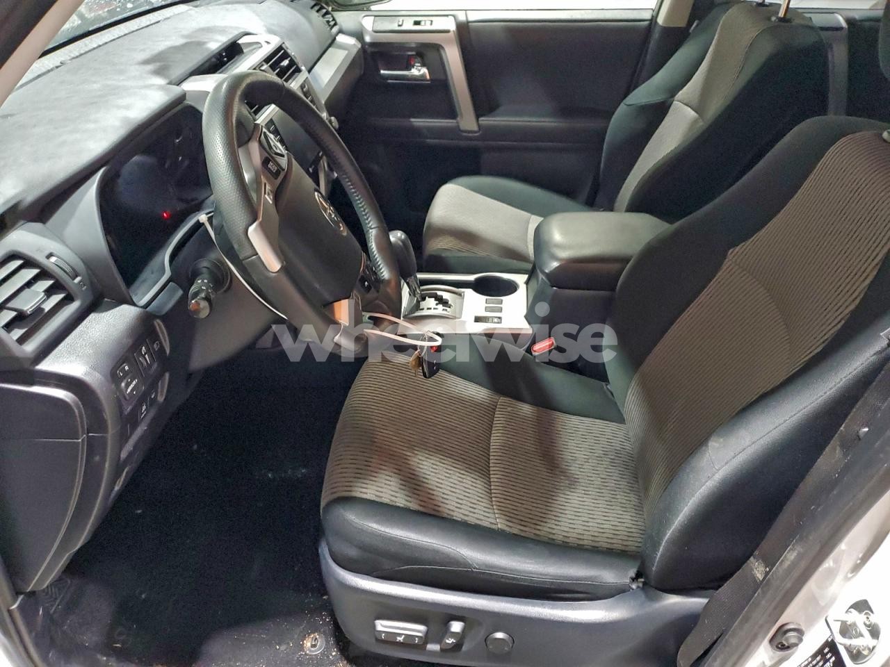 Photo 7 of 2024 TOYOTA 4RUNNER SR5/SR5 PREMIUM (VIN JTEMU5JR2R6284317)