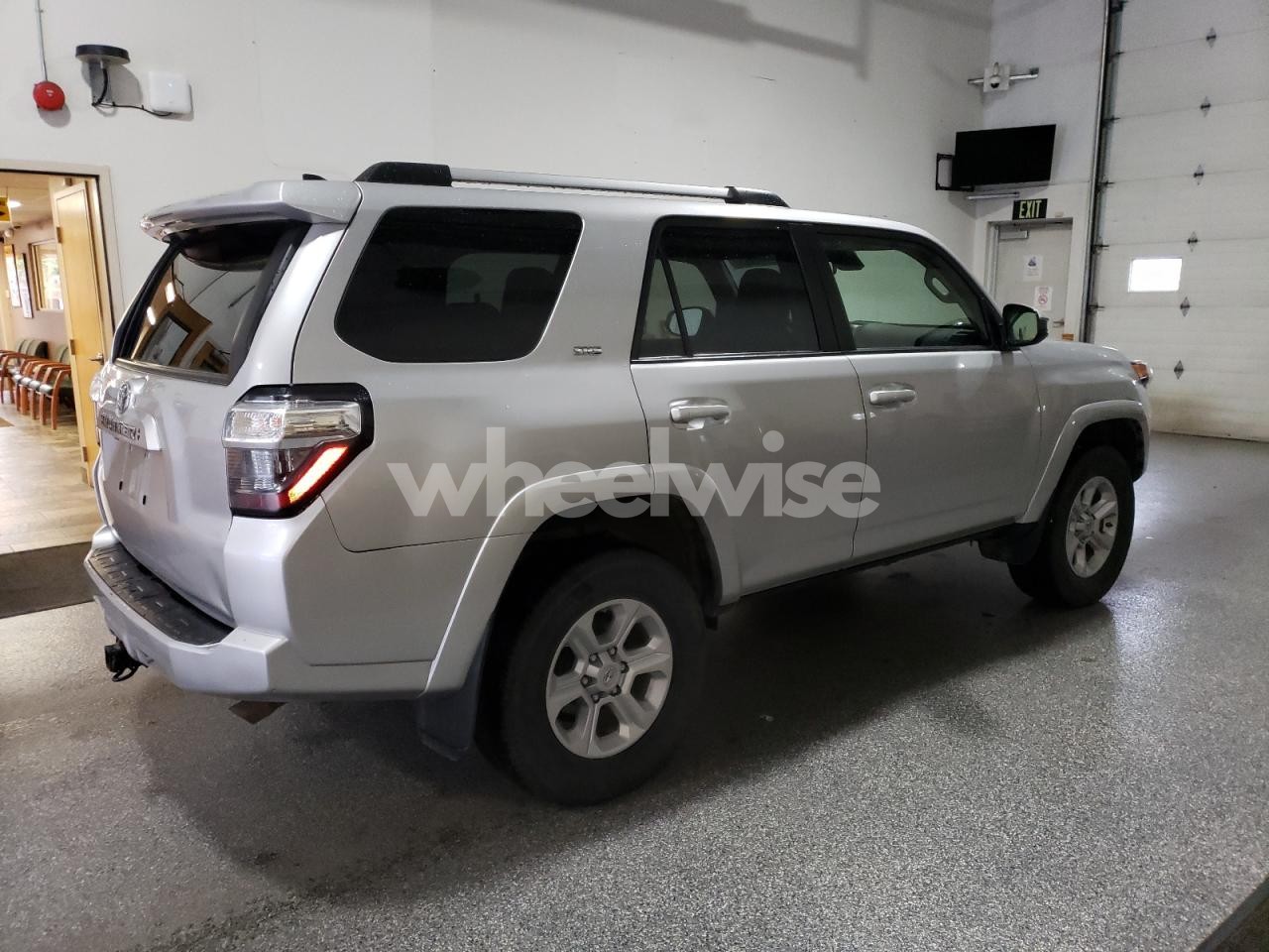 Photo 3 of 2021 TOYOTA 4RUNNER SR5/SR5 PREMIUM (VIN JTEMU5JR4M5906513)
