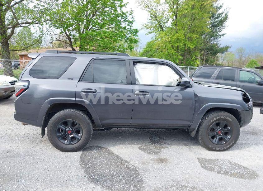 Photo 13 of 2021 Toyota 4runner SR5 (VIN JTEMU5JR8M5855842)