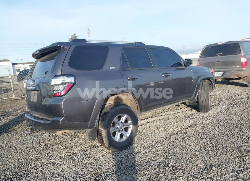 Photo 4 of 2021 Toyota 4runner SR5 (VIN JTEMU5JR8M5878358)
