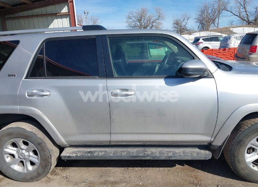 Photo 13 of 2022 Toyota 4runner SR5 (VIN JTEMU5JR8N6054775)