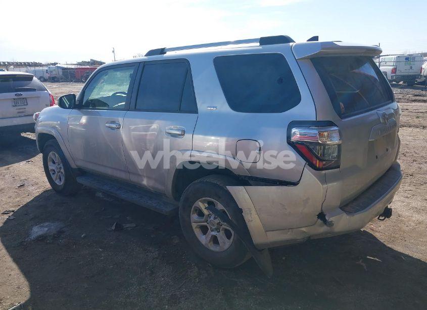 Photo 3 of 2022 Toyota 4runner SR5 (VIN JTEMU5JR8N6054775)