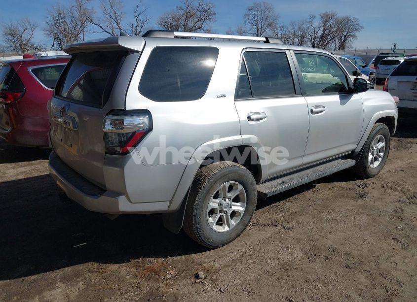 Photo 4 of 2022 Toyota 4runner SR5 (VIN JTEMU5JR8N6054775)