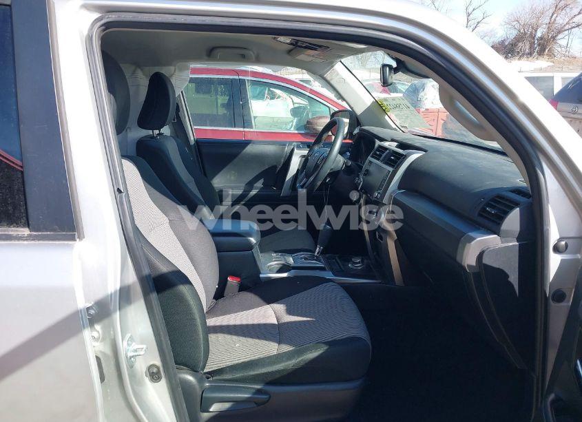 Photo 5 of 2022 Toyota 4runner SR5 (VIN JTEMU5JR8N6054775)