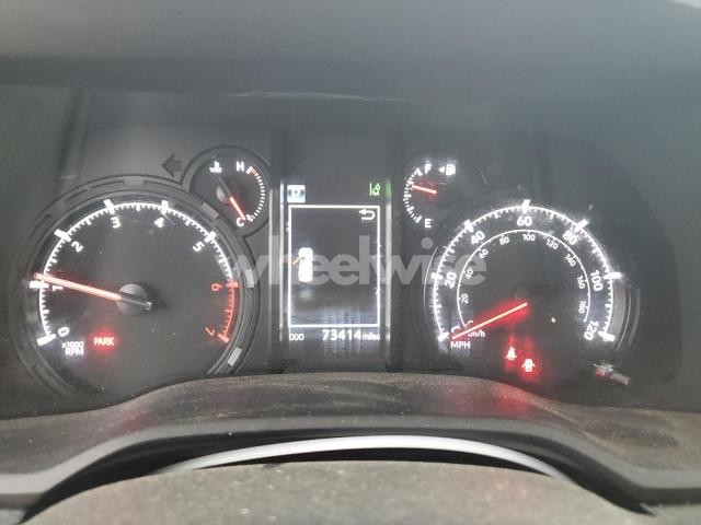 Photo 4 of 2022 TOYOTA 4RUNNER SR5/SR5 PREMIUM (VIN JTENU5JR0N6007731)