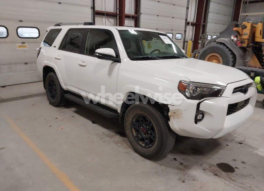 2022 Toyota 4runner SR5 PREMIUM (VIN JTENU5JR1N6056873) main photo