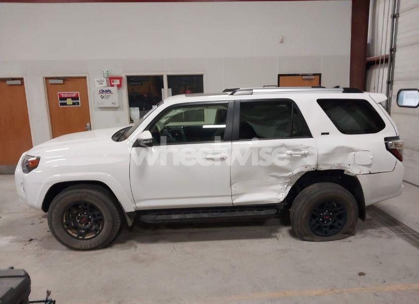 Photo 15 of 2022 Toyota 4runner SR5 PREMIUM (VIN JTENU5JR1N6056873)