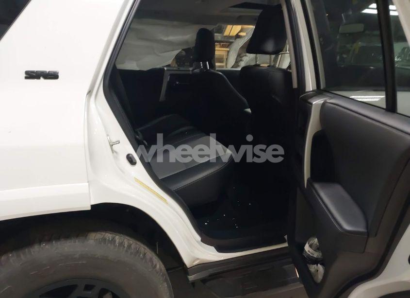 Photo 8 of 2022 Toyota 4runner SR5 PREMIUM (VIN JTENU5JR1N6056873)