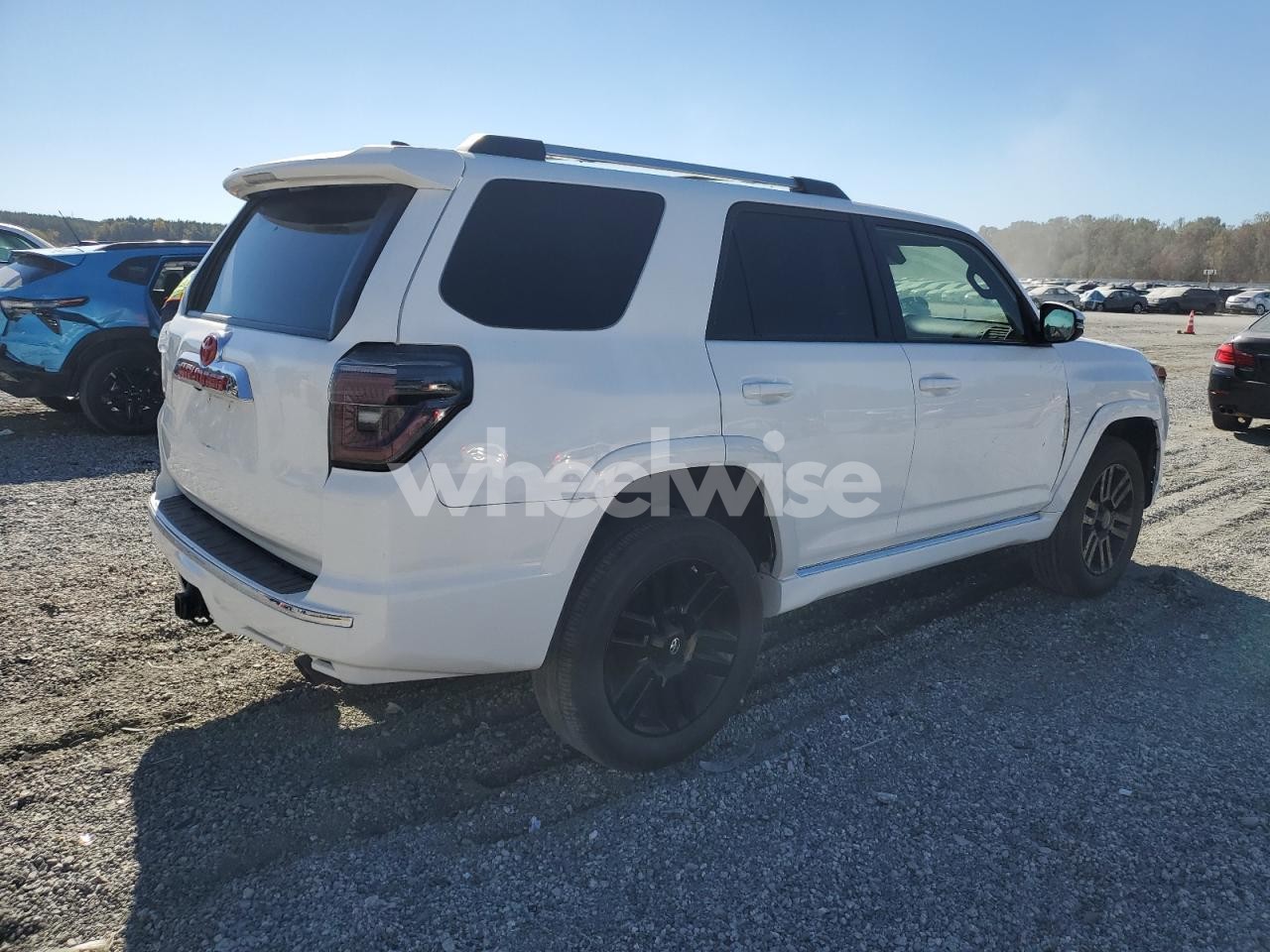 Photo 3 of 2021 TOYOTA 4RUNNER SR5/SR5 PREMIUM (VIN JTENU5JR2M5949543)