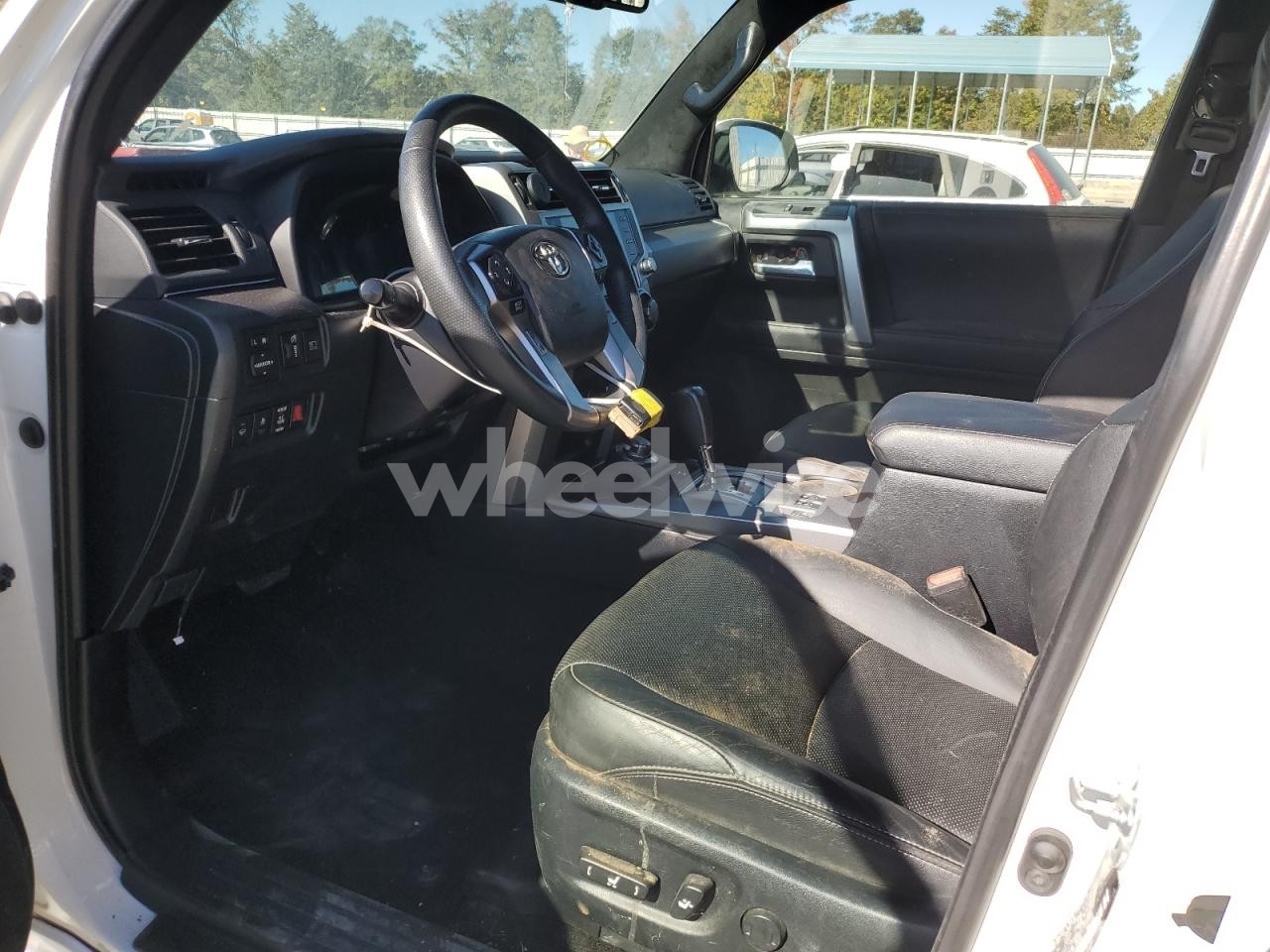 Photo 7 of 2021 TOYOTA 4RUNNER SR5/SR5 PREMIUM (VIN JTENU5JR2M5949543)