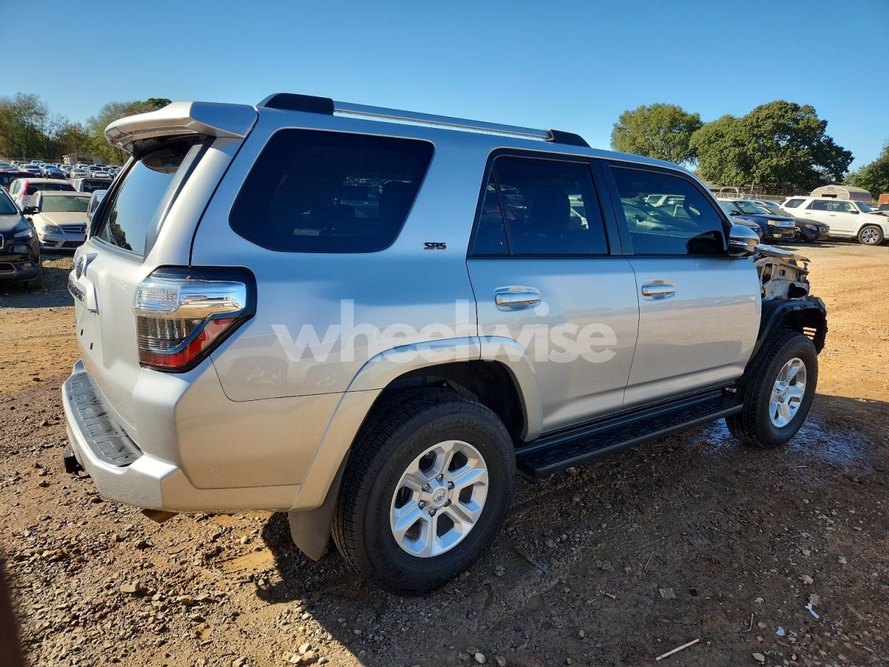 Photo 3 of 2021 TOYOTA 4RUNNER SR5/SR5 PREMIUM (VIN JTENU5JR3M5929169)