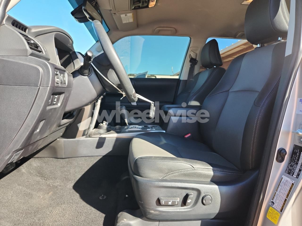 Photo 7 of 2021 TOYOTA 4RUNNER SR5/SR5 PREMIUM (VIN JTENU5JR3M5929169)