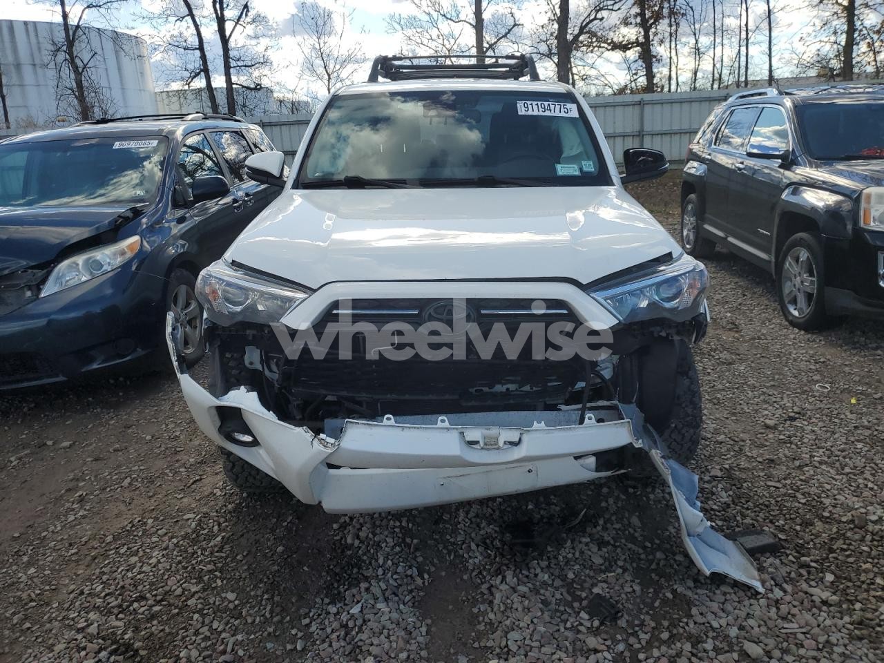 Photo 5 of 2022 TOYOTA 4RUNNER SR5/SR5 PREMIUM (VIN JTENU5JR3N6047575)