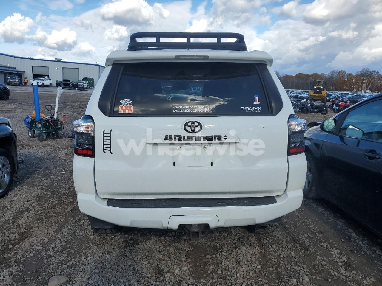 Photo 6 of 2022 TOYOTA 4RUNNER SR5/SR5 PREMIUM (VIN JTENU5JR3N6047575)