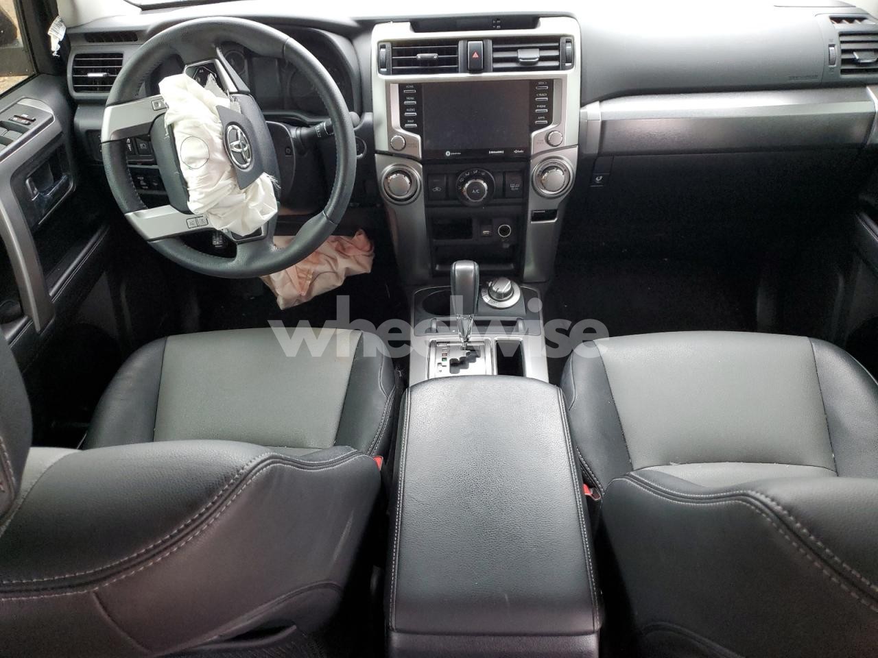 Photo 8 of 2022 TOYOTA 4RUNNER SR5/SR5 PREMIUM (VIN JTENU5JR4N6019848)