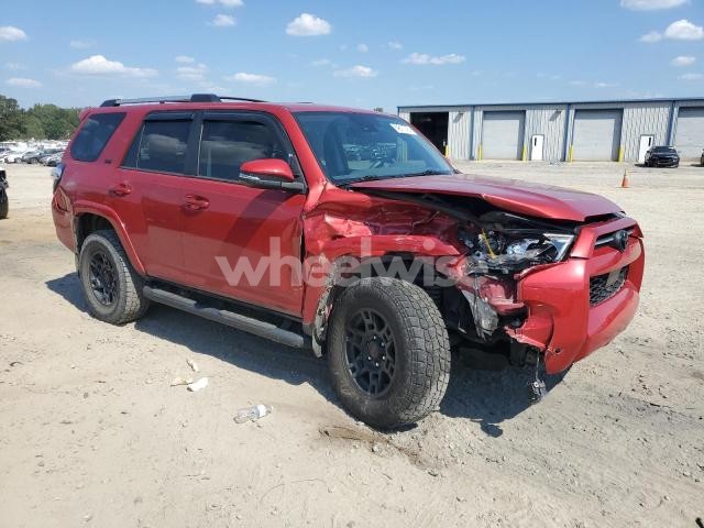 Photo 5 of 2021 TOYOTA 4RUNNER SR5/SR5 PREMIUM (VIN JTENU5JR6M5882350)