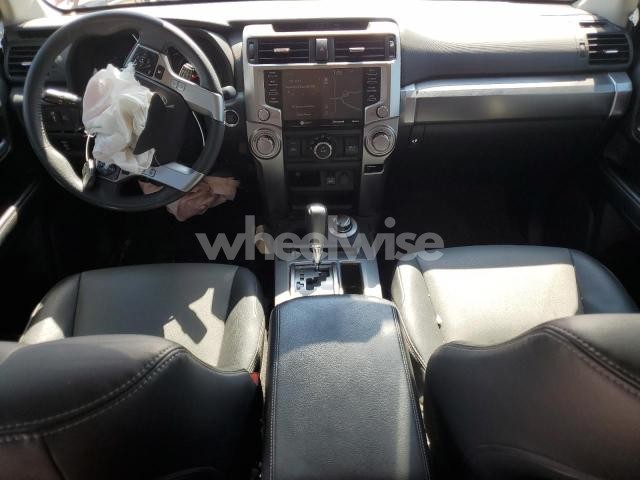 Photo 7 of 2021 TOYOTA 4RUNNER SR5/SR5 PREMIUM (VIN JTENU5JR6M5882350)