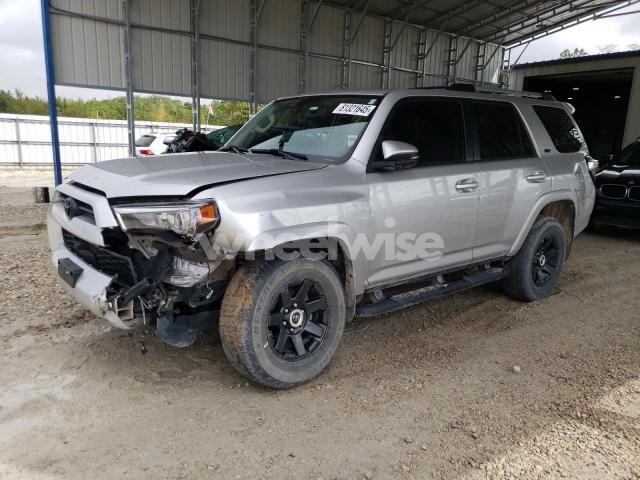 Photo 5 of 2022 TOYOTA 4RUNNER SR5/SR5 PREMIUM (VIN JTENU5JR6N5975192)
