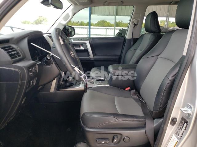 Photo 9 of 2022 TOYOTA 4RUNNER SR5/SR5 PREMIUM (VIN JTENU5JR6N5975192)