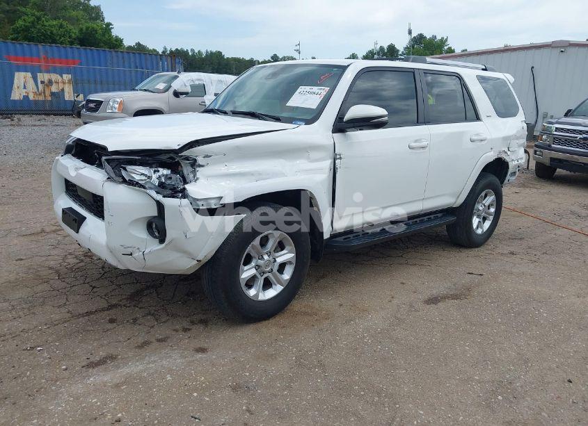 Photo 2 of 2021 Toyota 4runner SR5 PREMIUM (VIN JTENU5JR7M5882244)