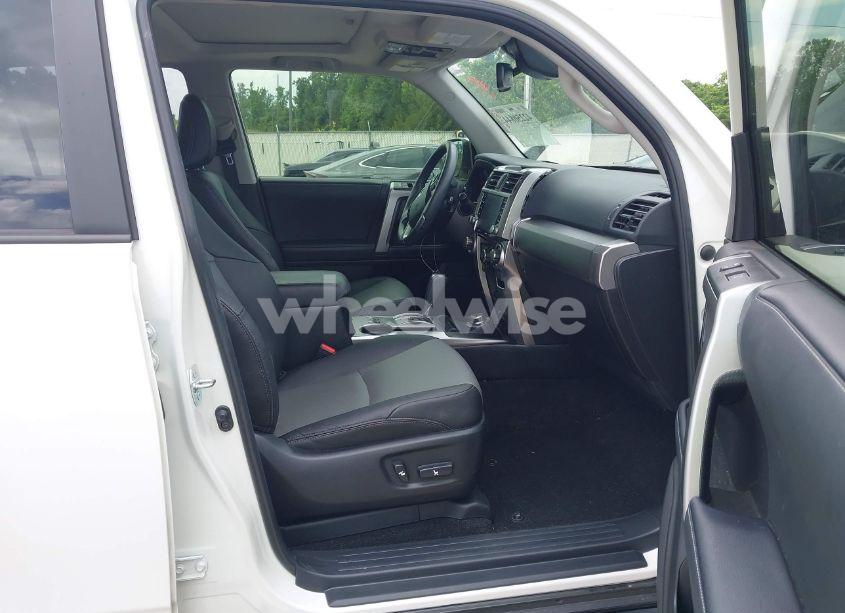 Photo 5 of 2021 Toyota 4runner SR5 PREMIUM (VIN JTENU5JR7M5882244)