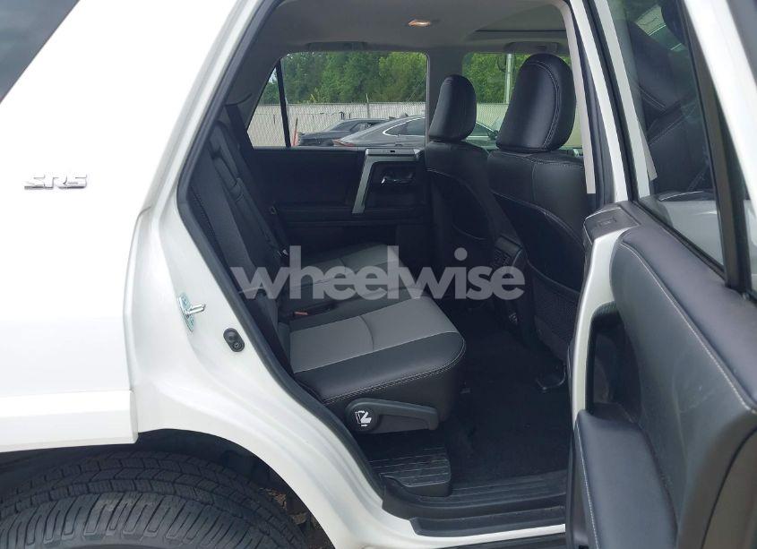 Photo 8 of 2021 Toyota 4runner SR5 PREMIUM (VIN JTENU5JR7M5882244)