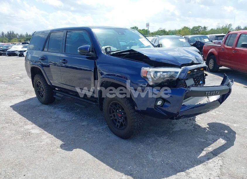 2022 Toyota 4runner SR5 PREMIUM (VIN JTENU5JR7N6030990) main photo