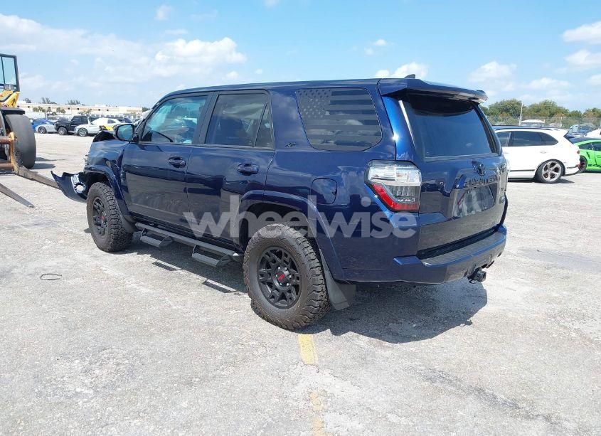 Photo 3 of 2022 Toyota 4runner SR5 PREMIUM (VIN JTENU5JR7N6030990)