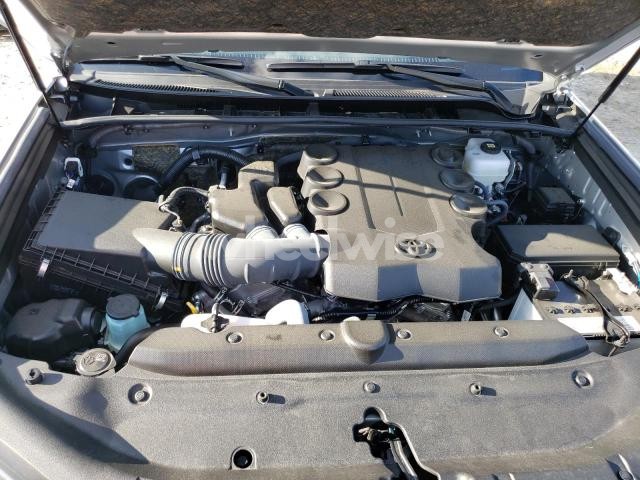 Photo 4 of 2024 TOYOTA 4RUNNER SR5/SR5 PREMIUM (VIN JTENU5JR7R6290294)