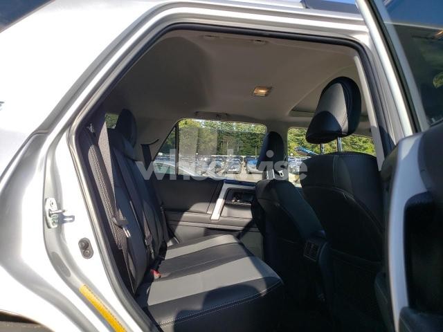 Photo 7 of 2024 TOYOTA 4RUNNER SR5/SR5 PREMIUM (VIN JTENU5JR7R6290294)