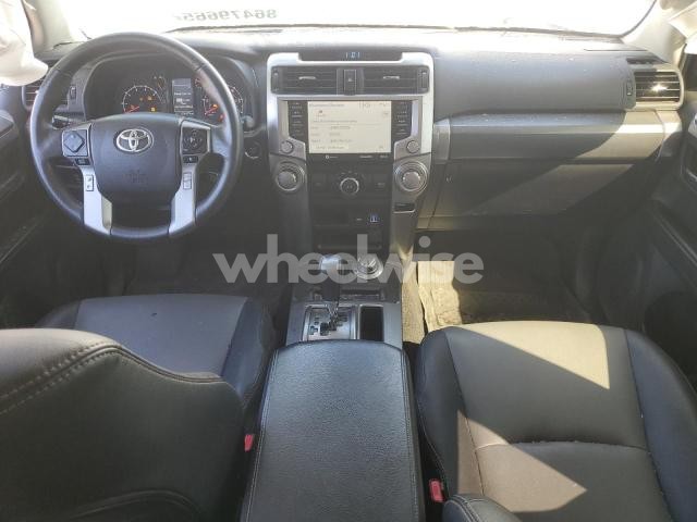 Photo 9 of 2022 TOYOTA 4RUNNER SR5/SR5 PREMIUM (VIN JTENU5JR8N6023076)