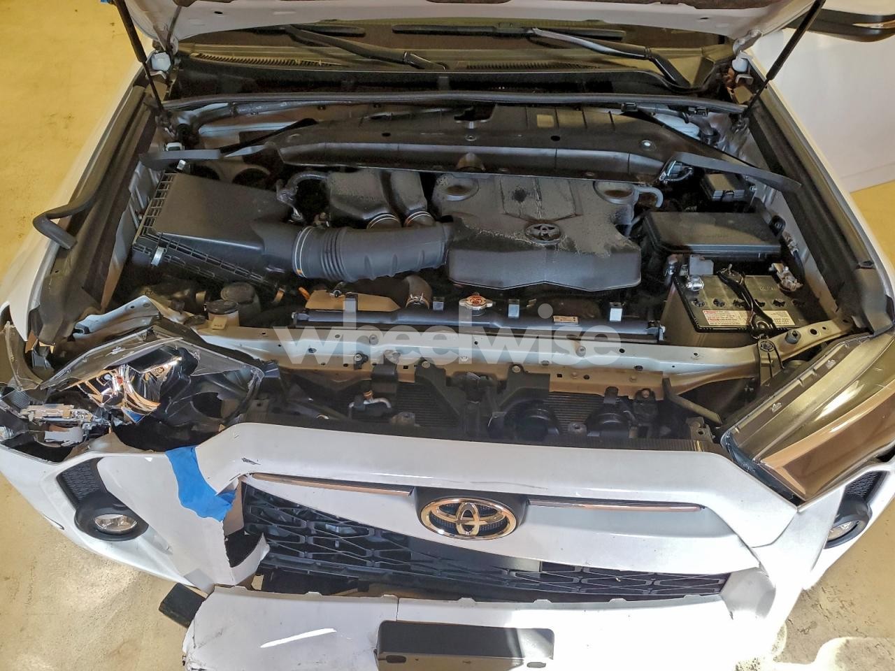 Photo 12 of 2024 TOYOTA 4RUNNER SR5/SR5 PREMIUM (VIN JTENU5JRXR6262344)