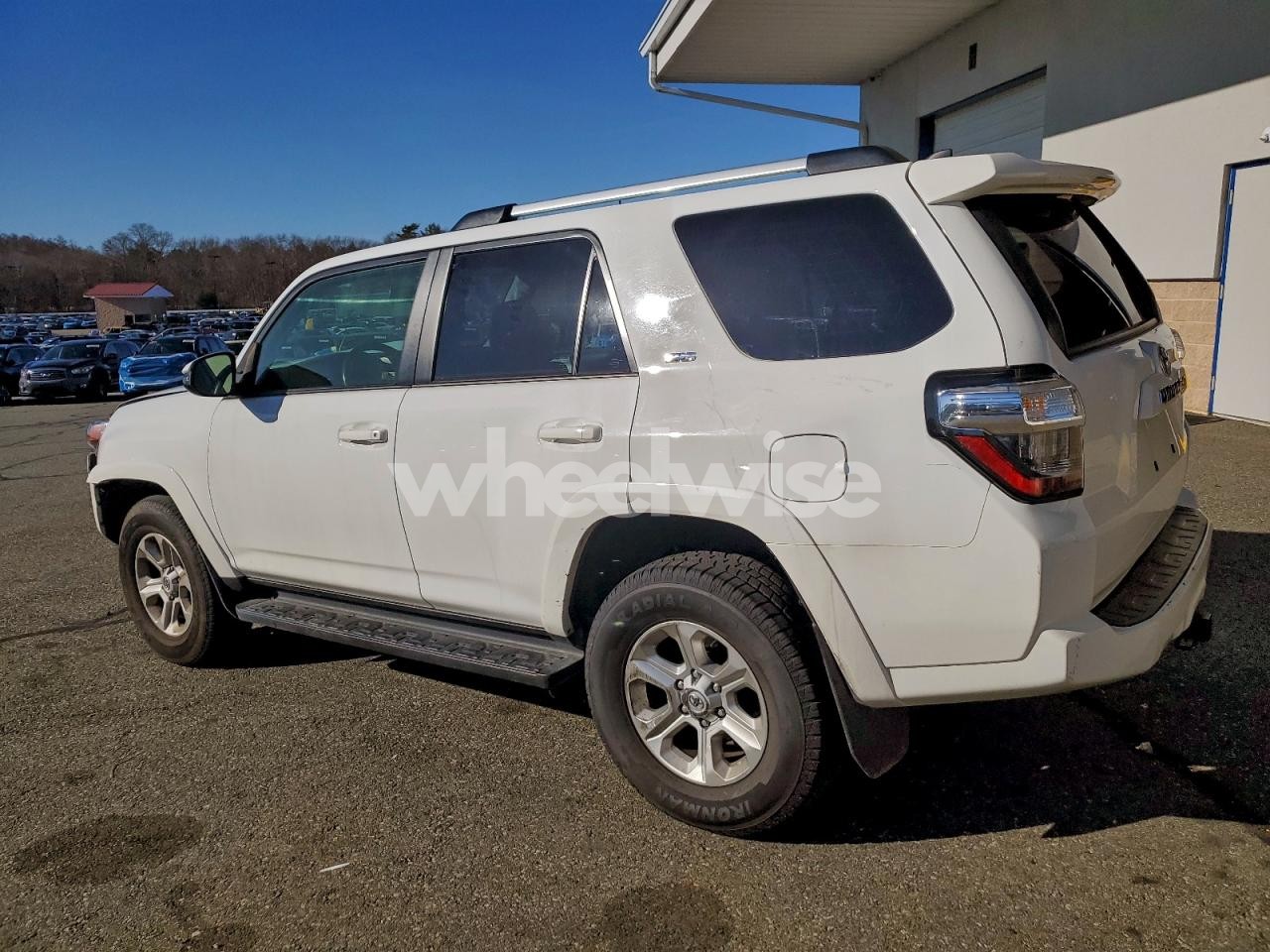 Photo 2 of 2024 TOYOTA 4RUNNER SR5/SR5 PREMIUM (VIN JTENU5JRXR6262344)
