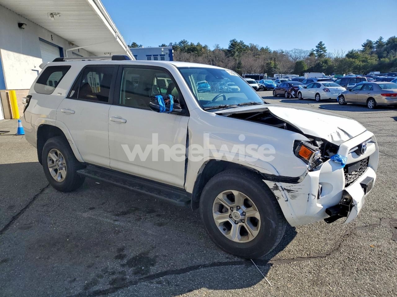 Photo 4 of 2024 TOYOTA 4RUNNER SR5/SR5 PREMIUM (VIN JTENU5JRXR6262344)