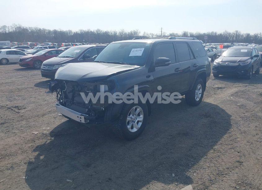 Photo 2 of 2024 Toyota 4runner SR5 PREMIUM (VIN JTENU5JRXR6278088)