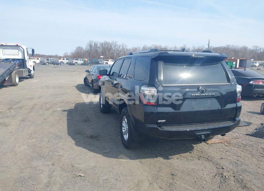 Photo 3 of 2024 Toyota 4runner SR5 PREMIUM (VIN JTENU5JRXR6278088)