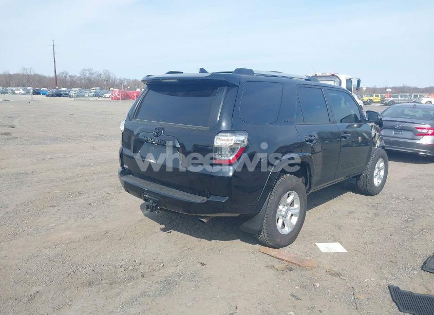 Photo 4 of 2024 Toyota 4runner SR5 PREMIUM (VIN JTENU5JRXR6278088)