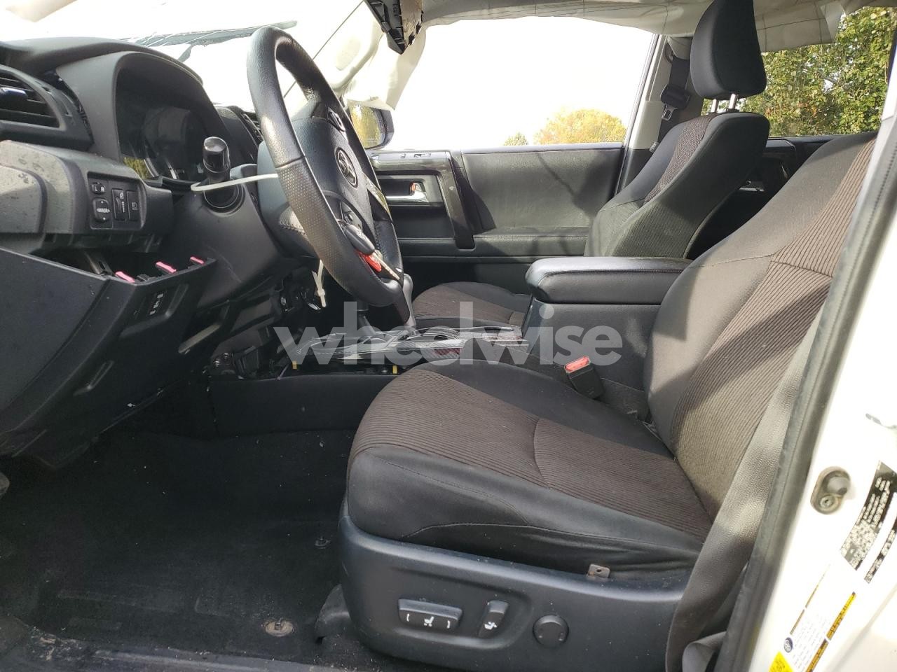 Photo 7 of 2021 TOYOTA 4RUNNER SR5/SR5 PREMIUM (VIN JTEPU5JR3M5853414)