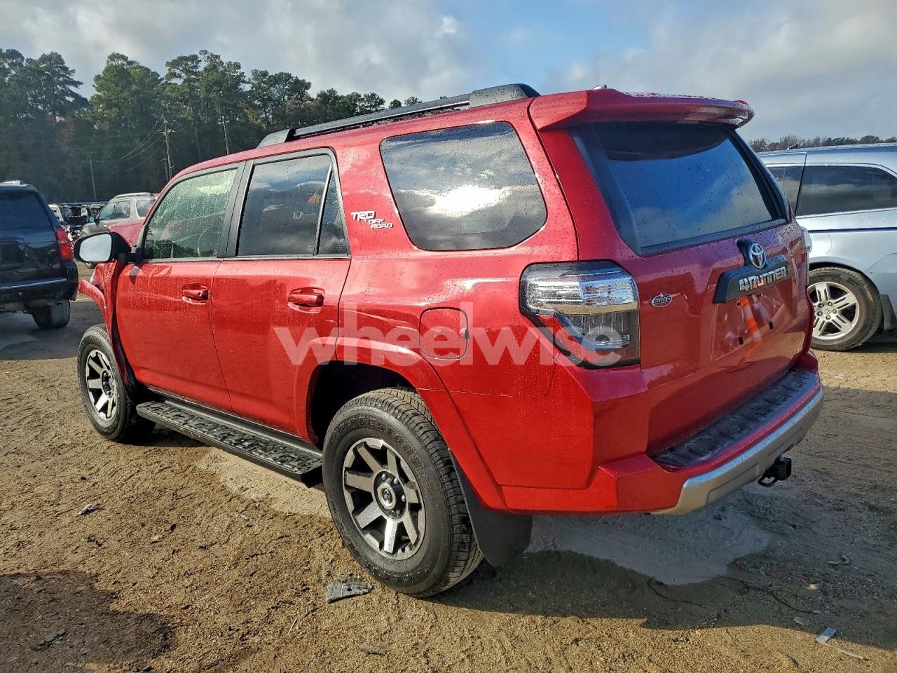 Photo 2 of 2024 TOYOTA 4RUNNER SR5/SR5 PREMIUM (VIN JTEPU5JR3R6279303)