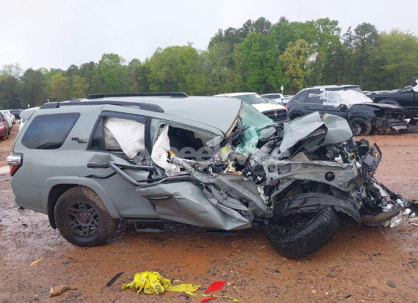 Photo 12 of 2022 Toyota 4runner TRD OFF ROAD (VIN JTEPU5JR8N6003449)