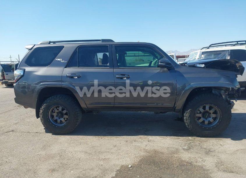 Photo 14 of 2021 Toyota 4runner TRD OFF ROAD PREMIUM (VIN JTERU5JR3M5879360)